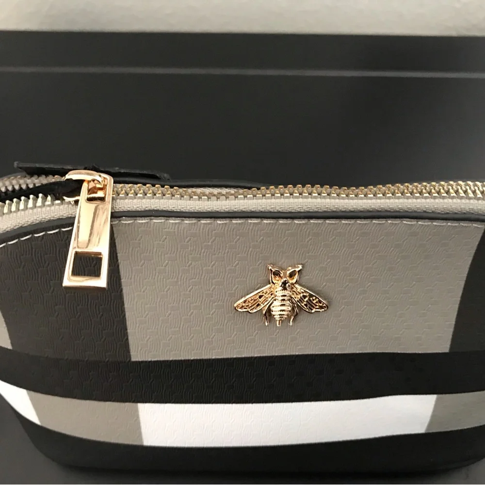 PLAID COSMETIC BEE BAG NWT
